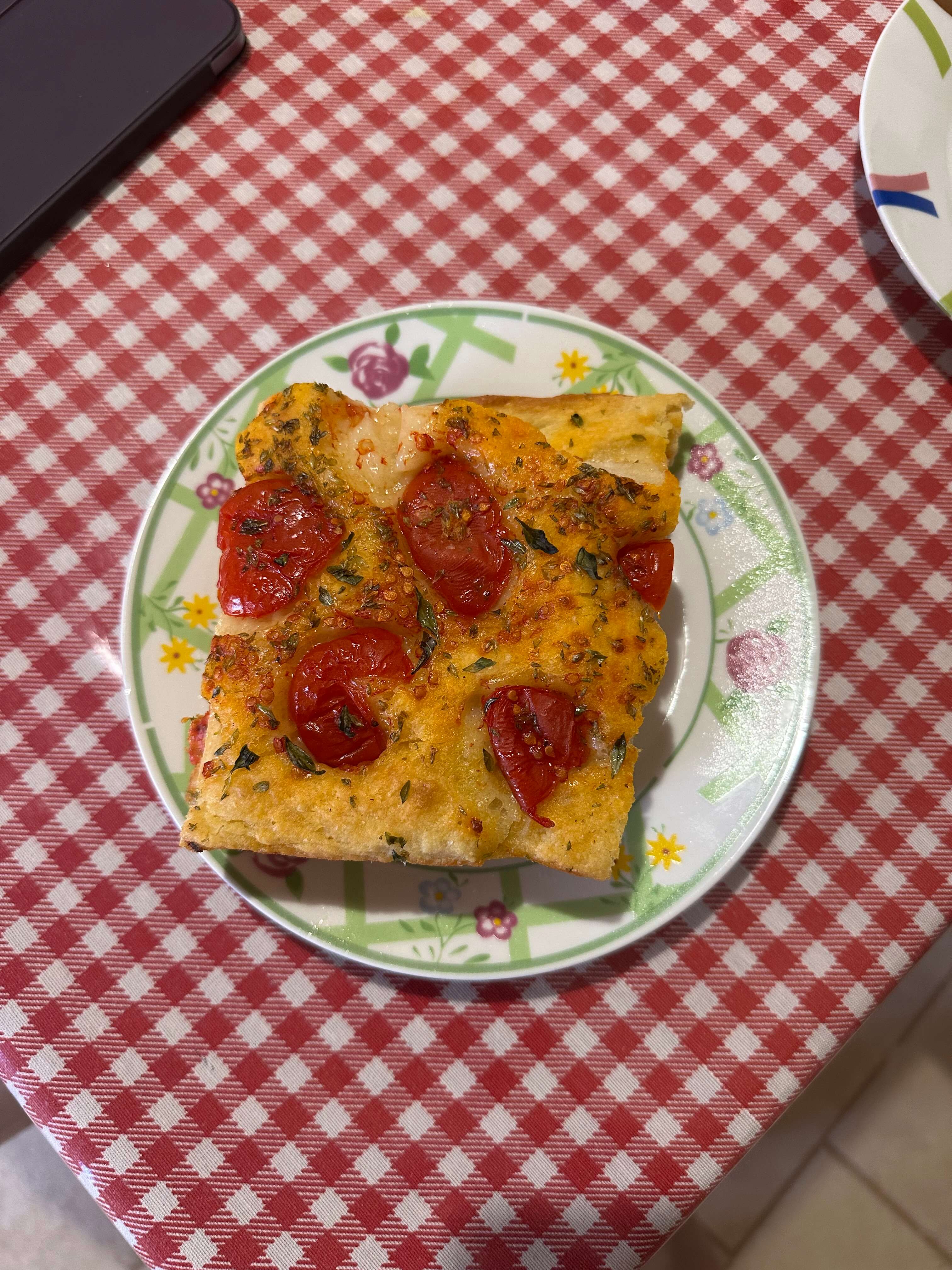Focaccia aux tomates dégustée dans les Pouilles
